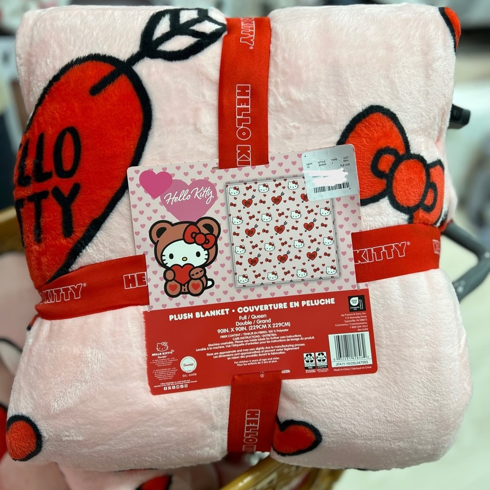 Hello Kitty Hearts & Arrows Valentines Pink Plush Blanket Queen